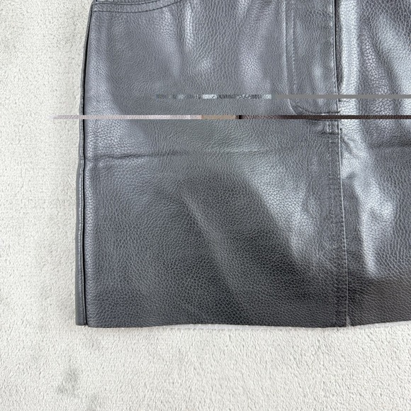 Forever 21 Mini Skirt Womens Medium Black Faux Leather Raw Hem A Line Punk - Picture 7 of 13